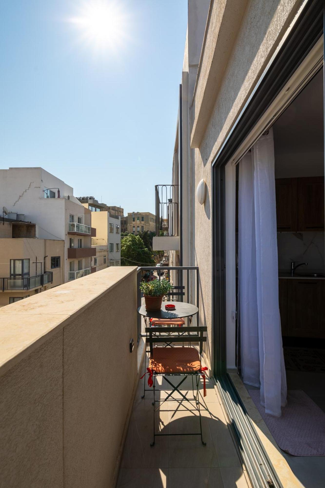 Modern 2Br Stylish Apartment With 2 Balconies - Close To St Julian'S & Sliema & Yacht Marina Pietà Exteriör bild